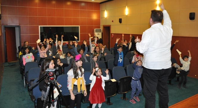 Mersin'de Çok Sesli Çocuk Korosu İçin Mülakatlar Yapıldı