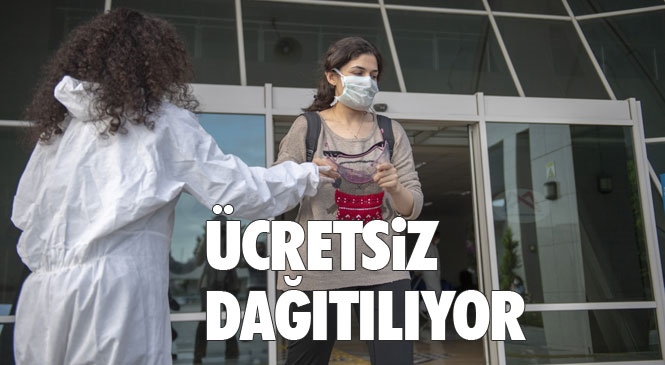 Koronavirüs Salgını Sürecinde Mersin Büyükşehir Belediyesinin Üretmeye Başladığı Siperlikleri, Sağlık Çalışanlarına Ulaştırılıyor