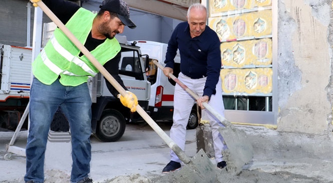 Akdeniz Belediyesi Başkan Gültak, ‘1 Mayıs İşçi Bayramı’nı Kutladı