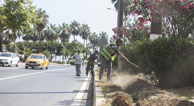 Mersin'de 150 Kilometrelik Otomatik Sulama Sistemi! Refüjlerdeki Eski Sulama Sistemi Yenileniyor