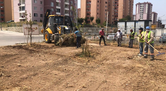 Kent Genelinde Temizlik Çalışmaları Sürüyor