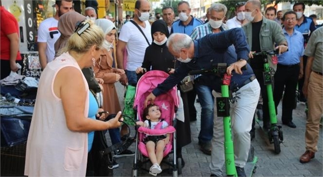 Akdeniz Belediye Başkanı Gültak’tan, "Scooterlı Kent Turu"