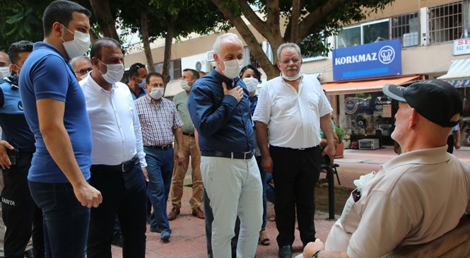 Nusratiye ve Mahmudiye Mahallelerini Ziyaret Etti, Vatandaş ve Esnafı Dinledi: "Başkan Gültak Halkın Arasında"