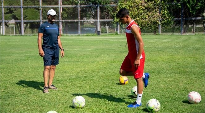 Mersin Büyükşehir Belediyesi, Genç Sporcuların Yolunu Açıyor! Büyükşehir’in Sahalarından Milli Takım Kamplarına