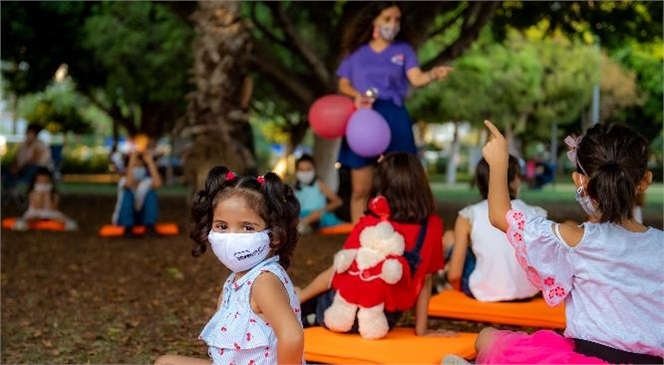 Çocuklar, Kahkaha Yogasıyla Sahili Kahkahaya Boğdu! Mersin Büyükşehir, "Dünya Kız Çocukları Günü"Nde Çocukları Eğlendirdi