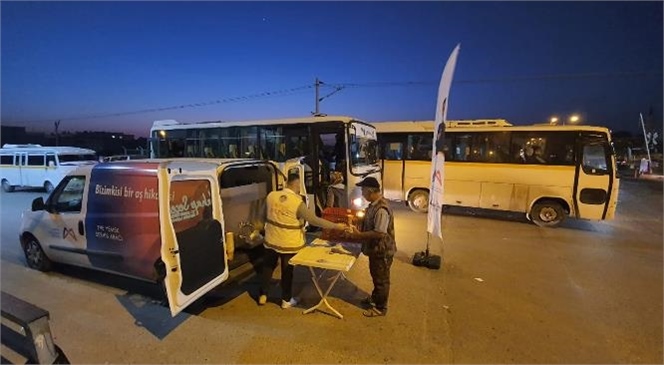 Büyükşehir’in Sıcak Çorbaları Gün Doğmadan İşe Giden Tarım İşçilerinin de İçini Isıtıyor