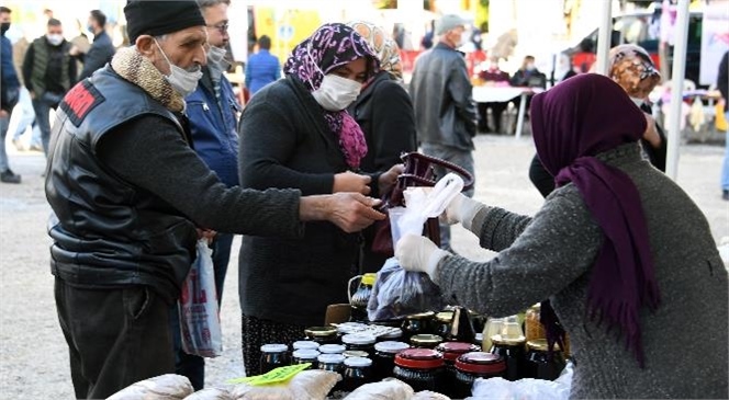 Üretici Kadınlar El Emeği Göz Nuru Ürünlerini Bu Kez Erdemli’de Satışa Sundu