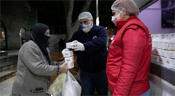 Mersin Büyükşehir, 10 Camide 6 Bin 750 Kandil Simidi Dağıttı