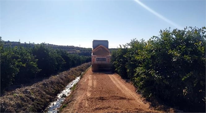 Akdeniz Belediyesi Fen İşleri Ekipleri İlçenin Dört Bir Yanına Hizmet Veriyor