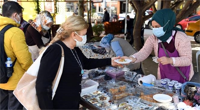 Eski Yoğurt Pazarı, Kadın Üreticilere Beşinci Kez Ev Sahipliği Yaptı! Büyükşehir’in Kadın Üretici Kooperatifleri Buluşmaları Vatandaşlardan Yoğun İlgi Görüyor