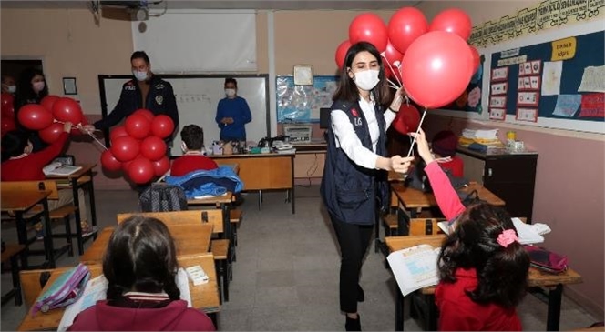 Okula Yeni Başlayan Miniklere Balon