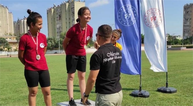 Geleceğin Kadın Sporcuları Başarıya Koşuyor