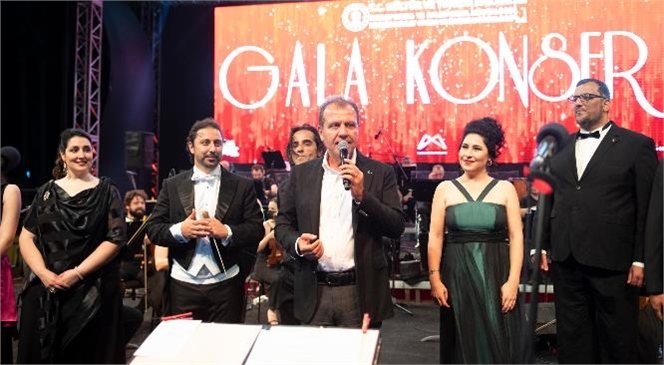 Başkan Seçer, Mersin Devlet Opera ve Balesi İle Büyükşehir Belediyesi’nin İş Birliğiyle Düzenlenen ‘gala Konseri’ne Katıldı.