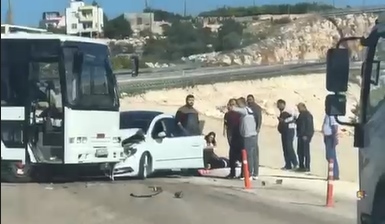 Mersin'de Hurda Yüklü Tırın Devrildiği Kaza Yerine Yakın İkinci Bir Kaza Daha Meydana Geldi