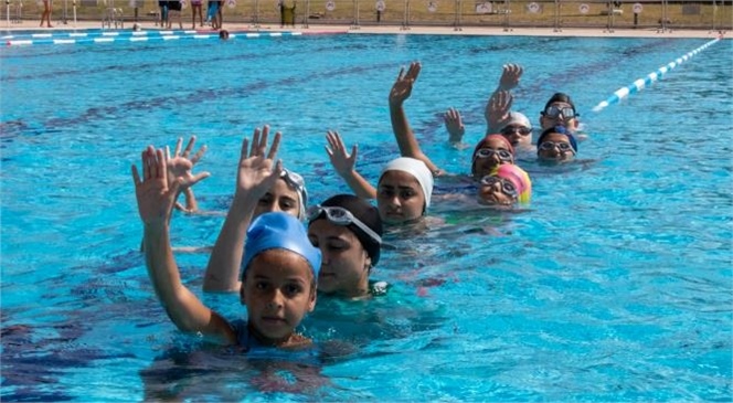 Yaz’ın Keyfi Büyükşehir’in Yüzme Kurslarıyla Sürüyor, Büyükşehir’in Yüzme Kursları İle Yüzme Bilmeyen Kalmayacak