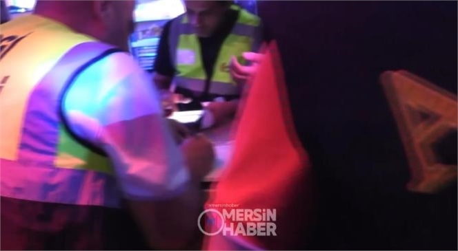 Mersin Polisinden Umuma Açık Mekan Uygulaması