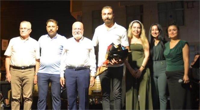 YEŞİLTEPE’DE HALAYLARLA, TÜRKÜLERLE UNUTULMAZ BİR GECE