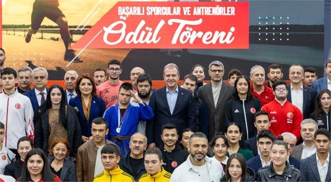 BAŞKAN SEÇER, ‘BAŞARILI SPORCULAR VE ANTRENÖRLER ÖDÜL TÖRENİ’NE KATILDI