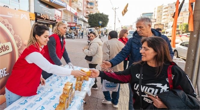 BÜYÜKŞEHİR, REGAİP KANDİLİ’NDE 15 BİN KANDİL SİMİDİNİ VATANDAŞLA BULUŞTURDU