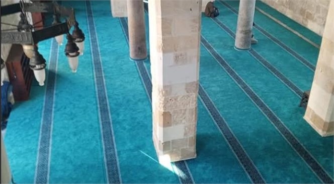 Tarsus Tarihi Ulu Camii’nin Halısı Yenilendi